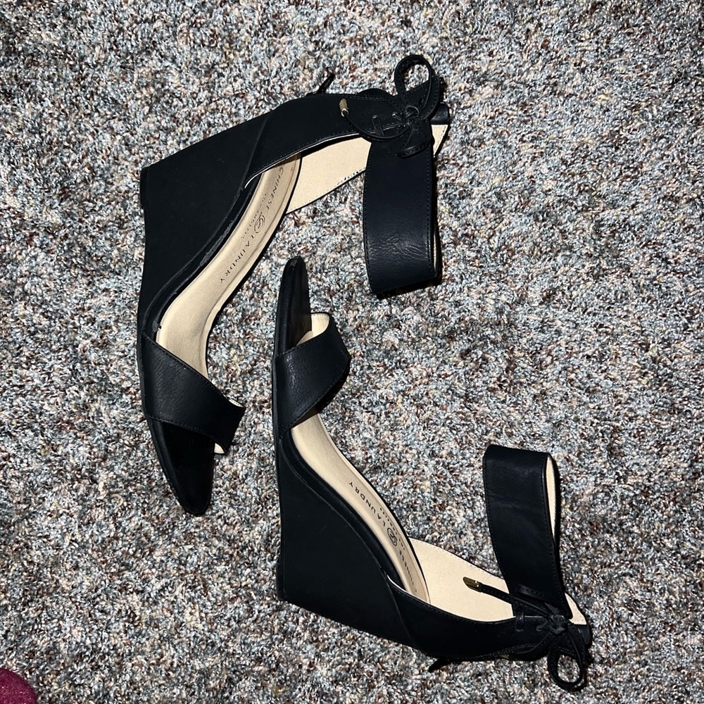 Chinese Laundry Black Wedge Sandals size 8.5 great condition